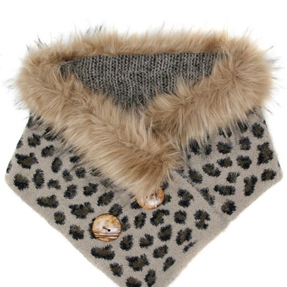 Fashion Capsule Accessories - Leopard Faux Fur Scarf